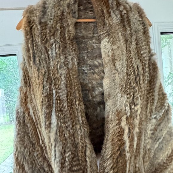 LaROK LUXE 100% Rabbit Fur Vest - Professionally Cleaned! - Picture 4 of 10